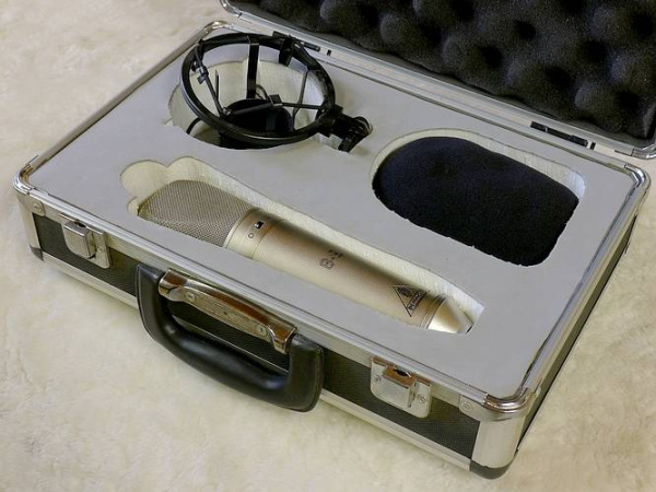 Behringer B-2 PRO - Студийный конденсаторный микрофон